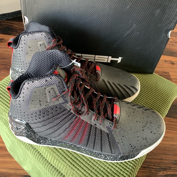 tesh baseball cleats